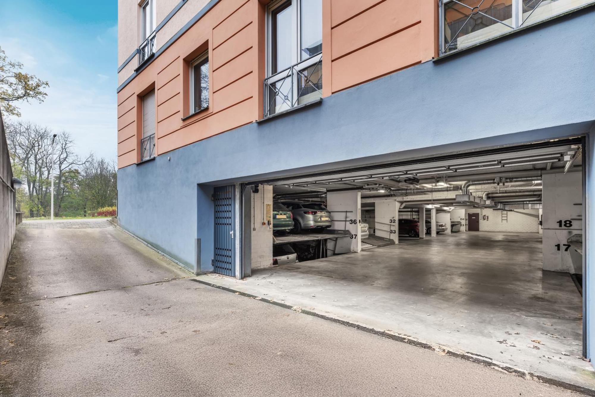 Appartamento Edler Wohnraum Schwanenteich-Oase Mit Balkon, Kaffeevollautomat, Lift & Parkplatz Zwickau Esterno foto