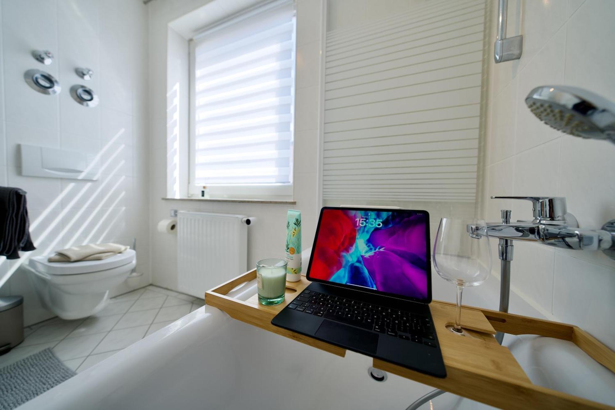 Appartamento Edler Wohnraum Schwanenteich-Oase Mit Balkon, Kaffeevollautomat, Lift & Parkplatz Zwickau Esterno foto